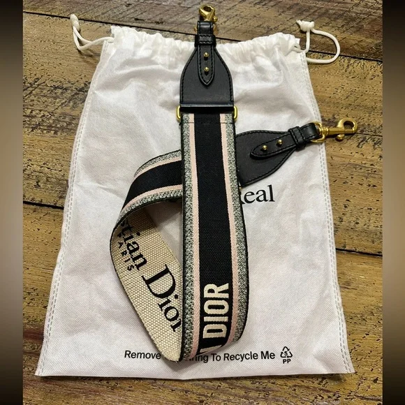 CHRISTIAN DIOR Canvas Embroidered Shoulder Strap
Rose - Picture 3 of 6